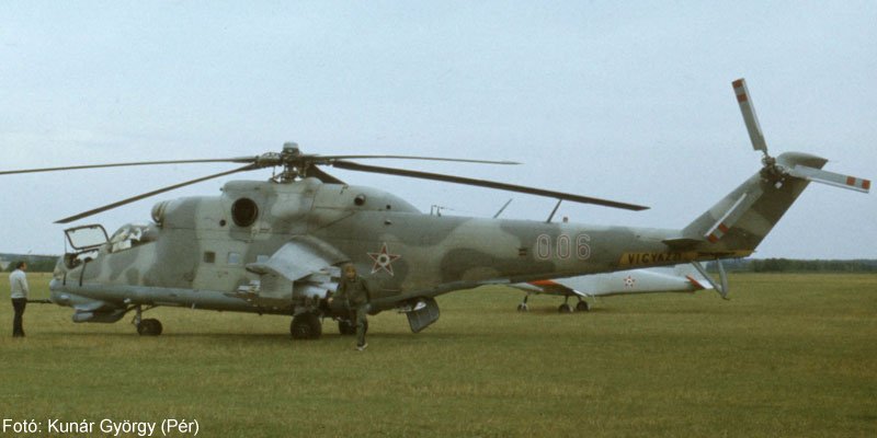 Kép a Mil Mi-24 típusú, 006 oldalszámú gépről.