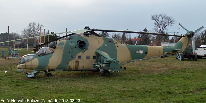 Kép a Mil Mi-24 típusú, 008 oldalszámú gépről.