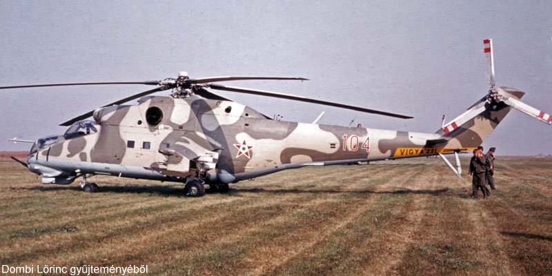 Kép a Mil Mi-24 típusú, 104 (2) oldalszámú gépről.