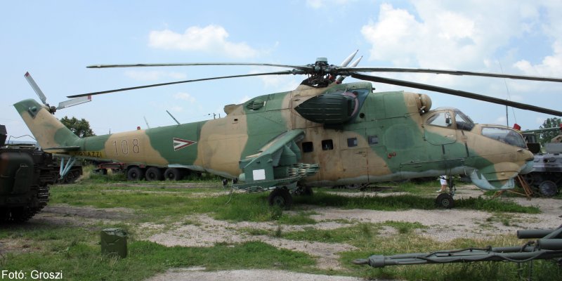 Kép a Mil Mi-24 típusú, 108 (2) oldalszámú gépről.