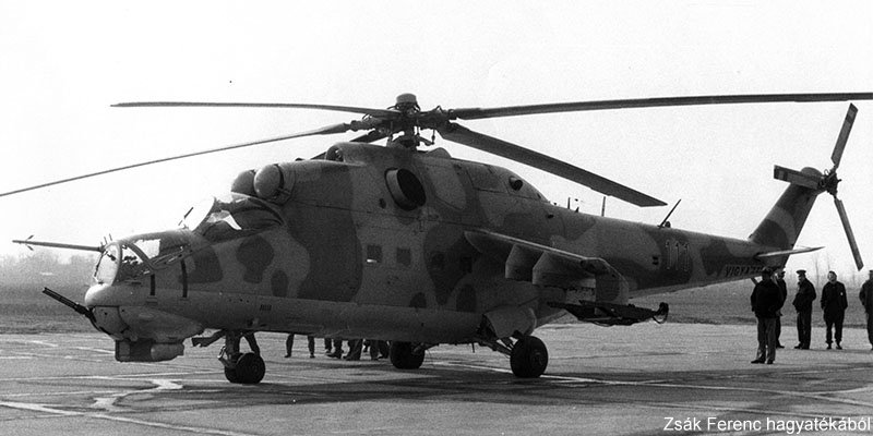 Kép a Mil Mi-24 típusú, 111 (2) oldalszámú gépről.