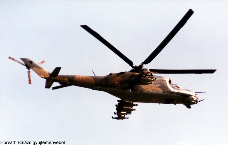 Kép a Mil Mi-24 típusú, 111 (2) oldalszámú gépről.