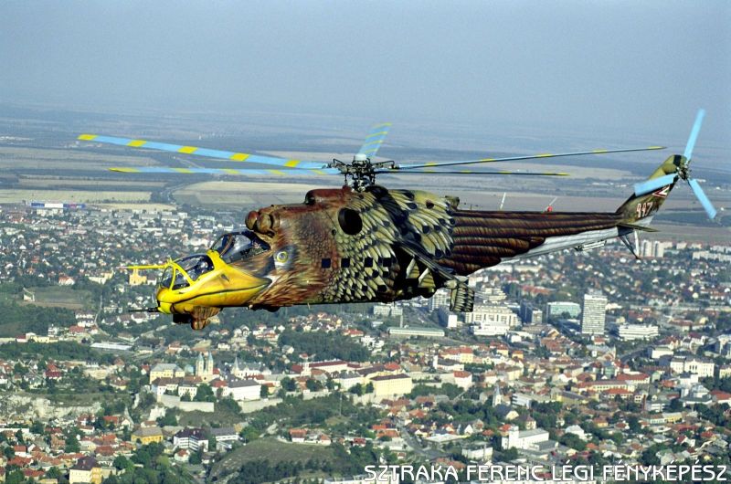 Kép a Mil Mi-24 típusú, 117 oldalszámú gépről.