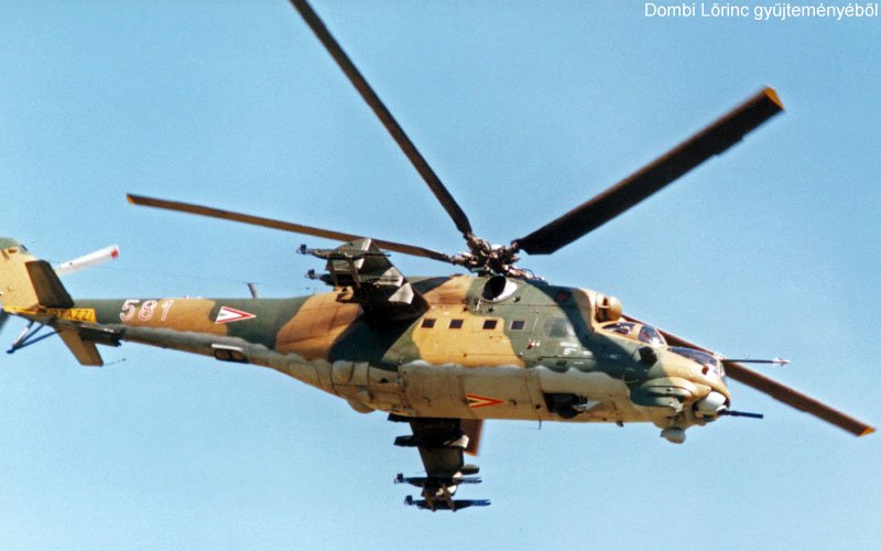 Kép a Mil Mi-24 típusú, 581 oldalszámú gépről.
