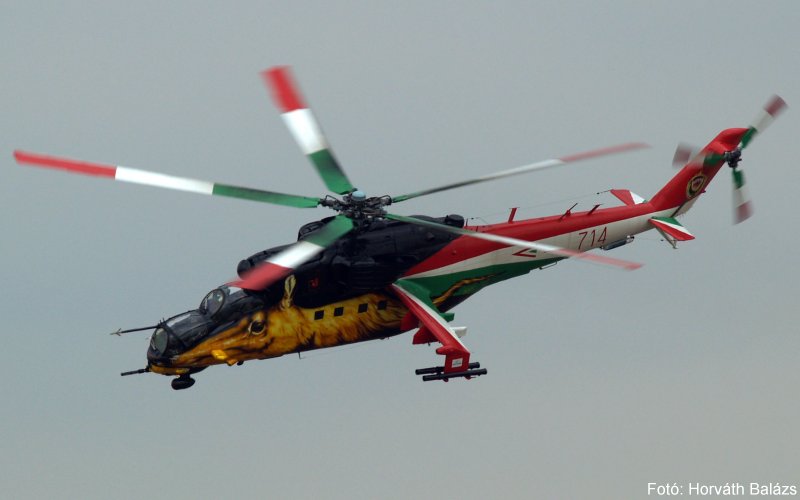 Kép a Mil Mi-24 típusú, 714 oldalszámú gépről.