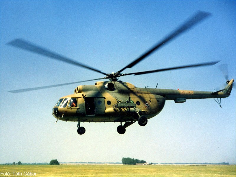 Kép a Mil Mi-8 típusú, 10417 oldalszámú gépről.