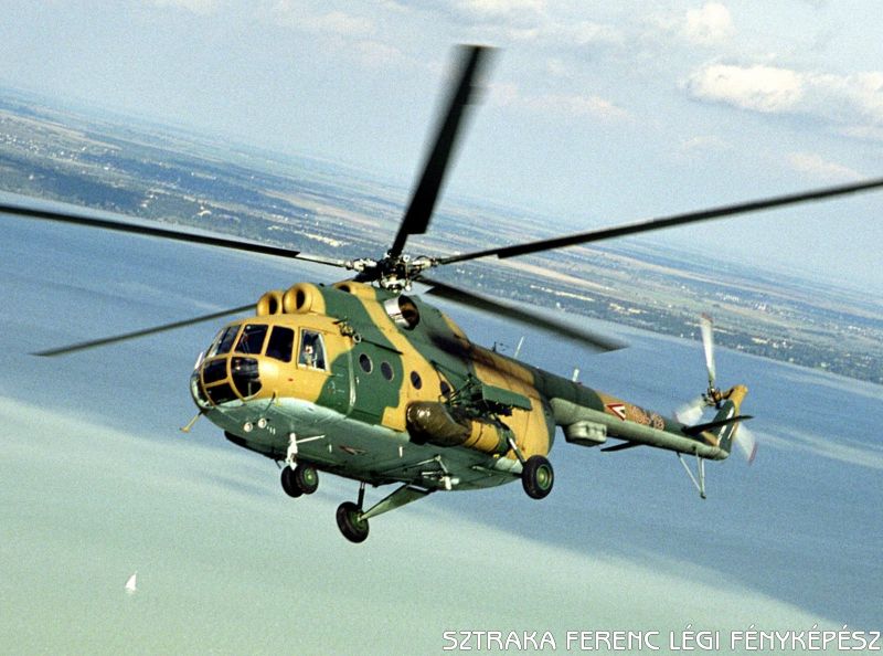 Kép a Mil Mi-8 típusú, 10419 oldalszámú gépről.