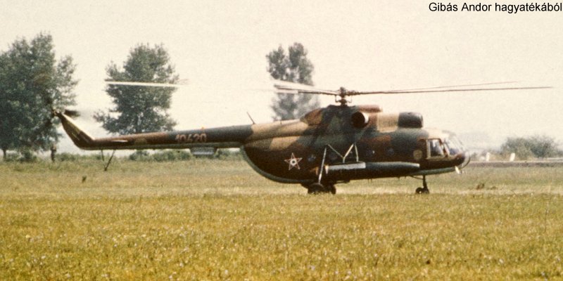 Kép a Mil Mi-8 típusú, 10420 oldalszámú gépről.