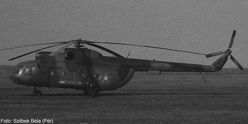 Kép a Mil Mi-8 típusú, 10420 oldalszámú gépről.