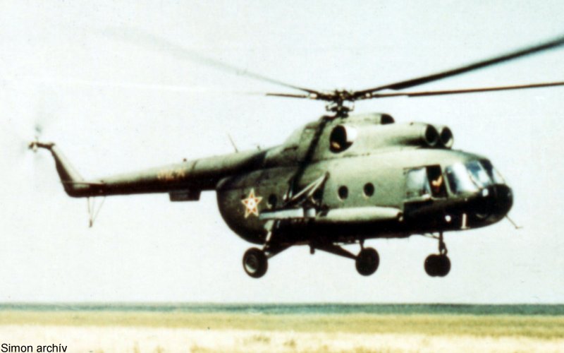 Kép a Mil Mi-8 típusú, 10421 oldalszámú gépről.