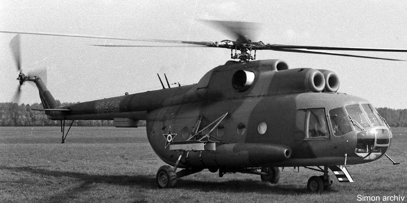 Kép a Mil Mi-8 típusú, 10425 oldalszámú gépről.