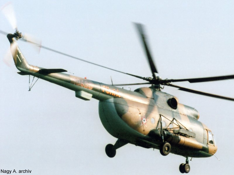 Kép a Mil Mi-8 típusú, 10430 oldalszámú gépről.