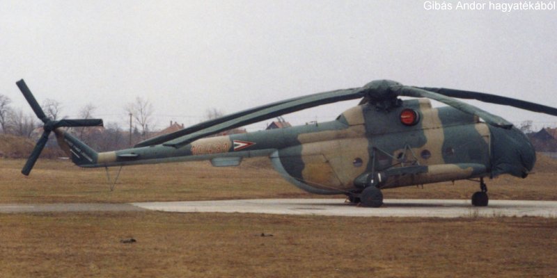 Kép a Mil Mi-8 típusú, 10431 oldalszámú gépről.