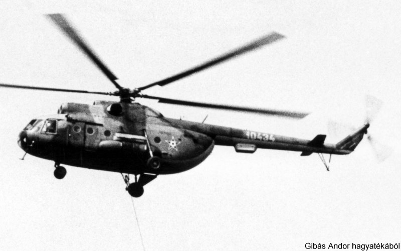Kép a Mil Mi-8 típusú, 10434 oldalszámú gépről.