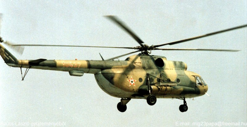 Kép a Mil Mi-8 típusú, 10437 oldalszámú gépről.