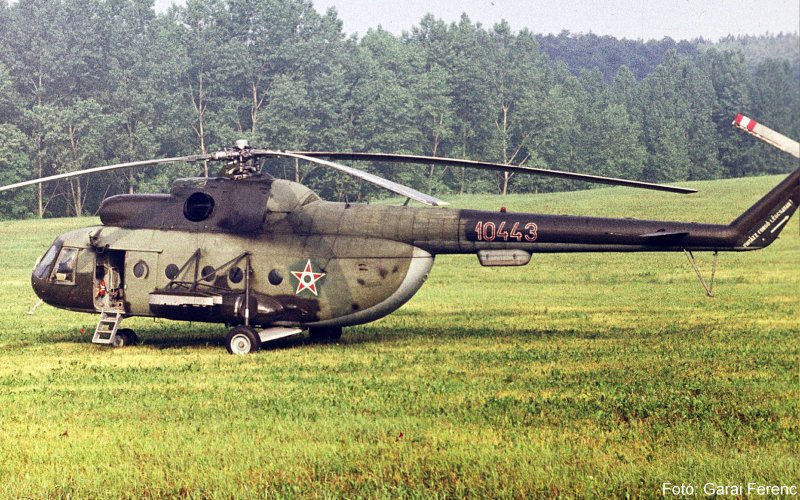 Kép a Mil Mi-8 típusú, 10443 oldalszámú gépről.