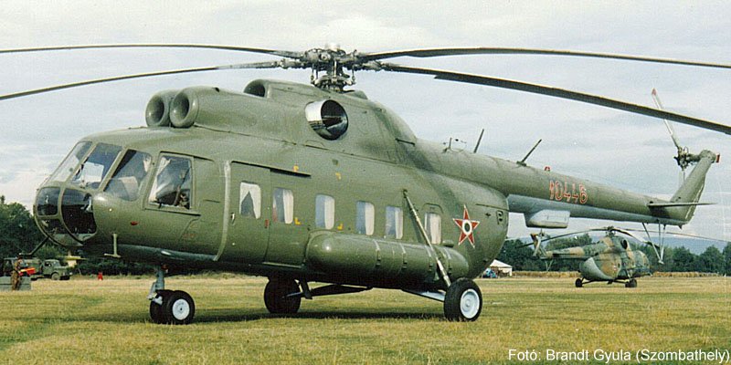 Kép a Mil Mi-8 típusú, 10446 oldalszámú gépről.