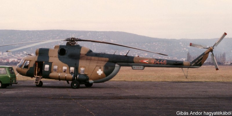 Kép a Mil Mi-8 típusú, 10446 oldalszámú gépről.