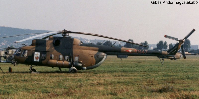 Kép a Mil Mi-8 típusú, 10447 oldalszámú gépről.