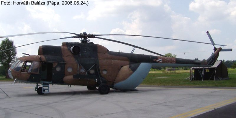 Kép a Mil Mi-8 típusú, 130 oldalszámú gépről.