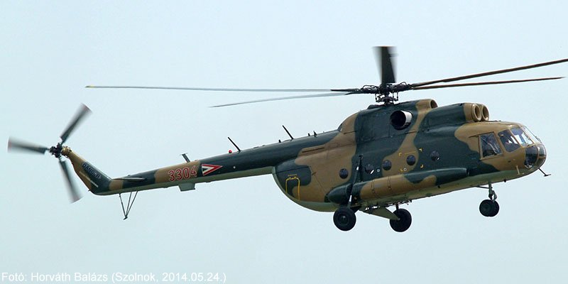 Kép a Mil Mi-8 típusú, 3304 oldalszámú gépről.