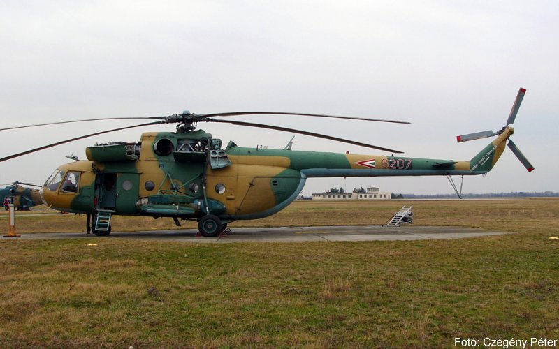 Kép a Mil Mi-8 típusú, 6207 oldalszámú gépről.