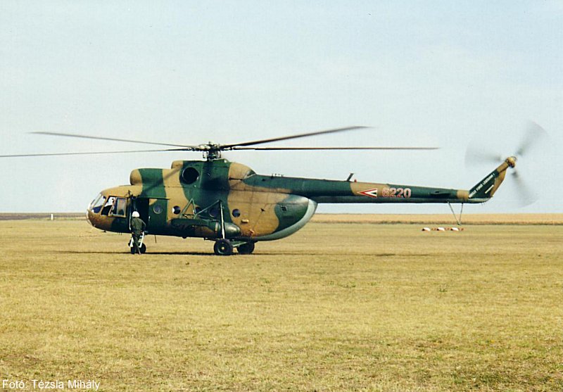 Kép a Mil Mi-8 típusú, 6220 oldalszámú gépről.