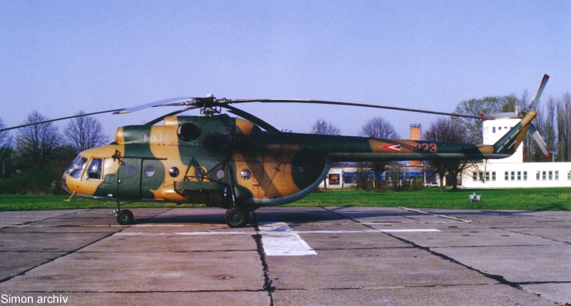 Kép a Mil Mi-8 típusú, 6223 oldalszámú gépről.