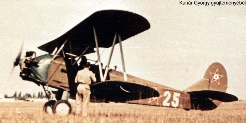 Kép a Polikarpov Po-2 típusú, 25 oldalszámú gépről.