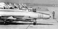 Kép a Mikojan-Gurjevics MiG-21 típusú, 302 oldalszámú gépről.
