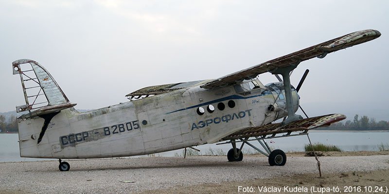 Kép a CCCP-82805 lajstromú gépről.