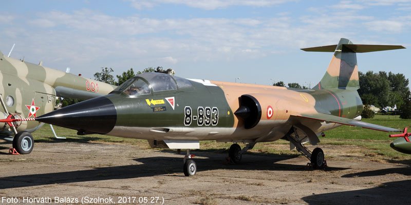 Kép a Canadair CF-104 Starfighter típusú, török katonai 8-893 oldalszámú gépről.