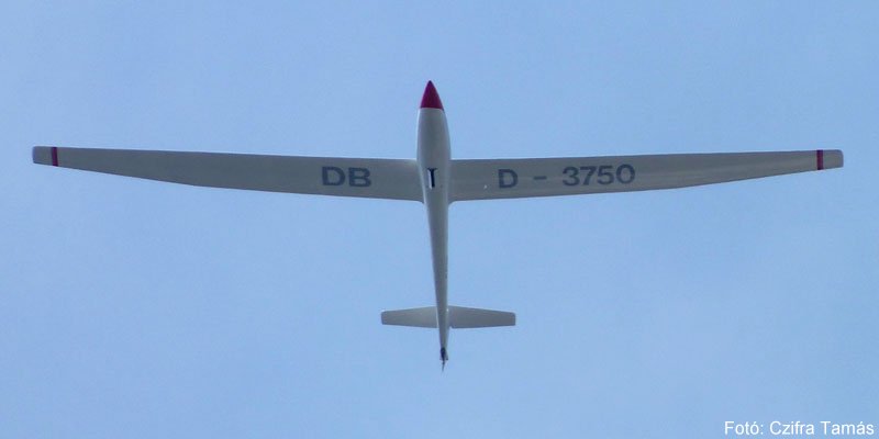 Kép a D-3750 lajstromú gépről.