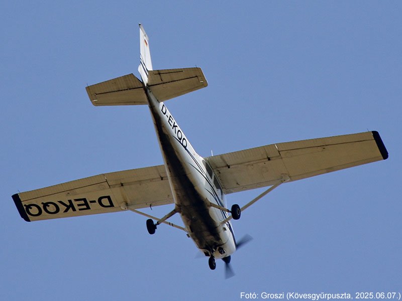 Kép a D-EKQQ lajstromú gépről.
