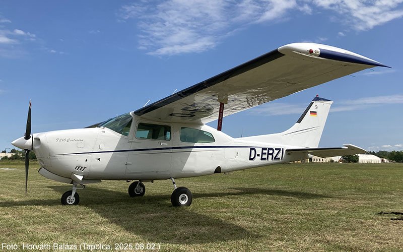 Kép a D-ERZI lajstromú gépről.
