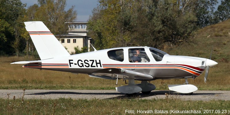 Kép a F-GSZH lajstromú gépről.