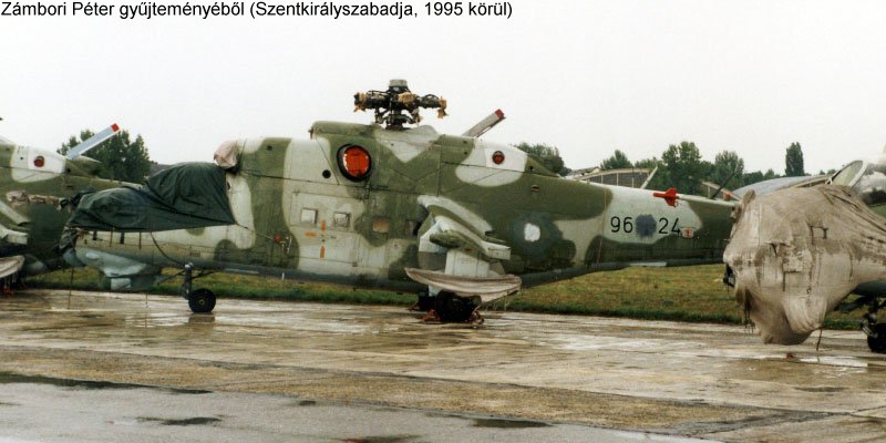 Kép a Mil Mi-24 típusú, német katonai 96+24 oldalszámú gépről.