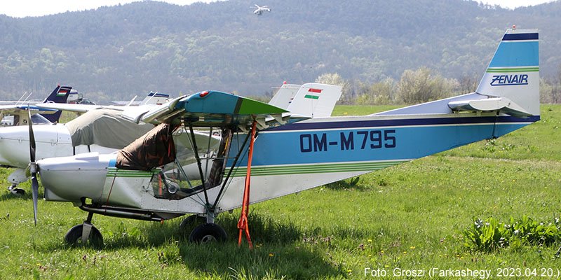 Kép a OM-M795 lajstromú gépről.