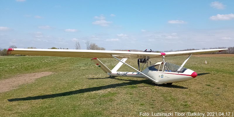 Kép a HA-UAE (2) lajstromú gépről.