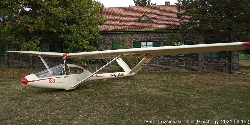 Kép a HA-UAE (2) lajstromú gépről.