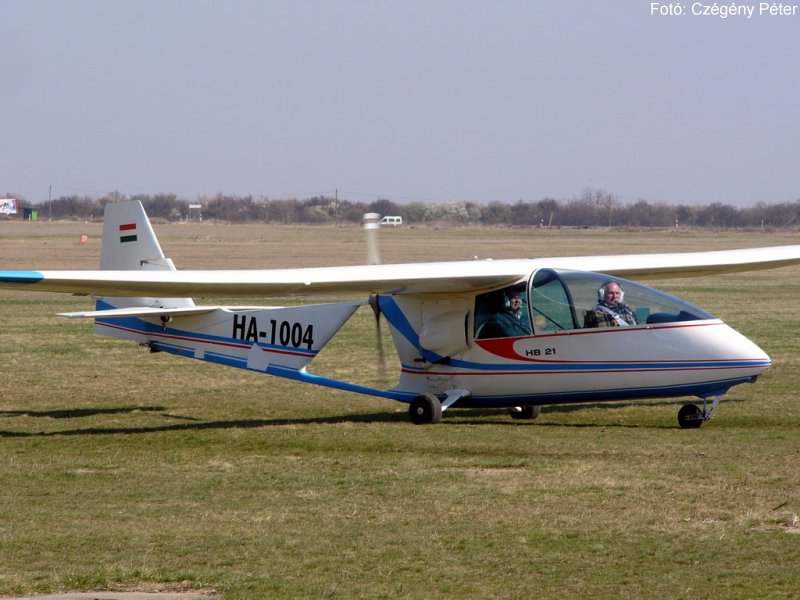 Kép a HA-1004 (3) lajstromú gépről.