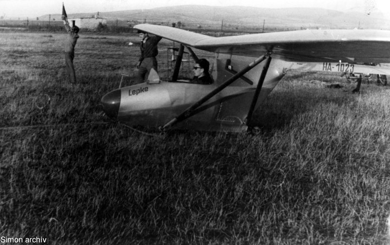 Kép a HA-1023 (2) lajstromú gépről.