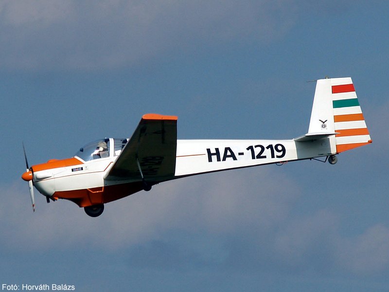 Kép a HA-1219 (2) lajstromú gépről.
