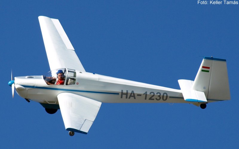 Kép a HA-1230 (2) lajstromú gépről.
