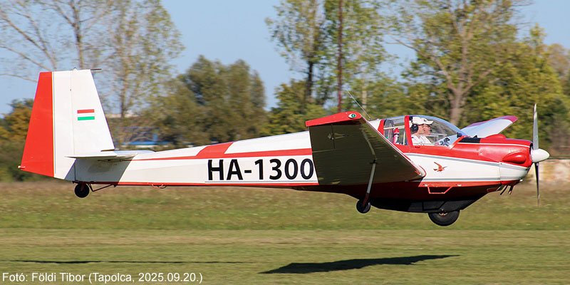 Kép a HA-1300 (2) lajstromú gépről.