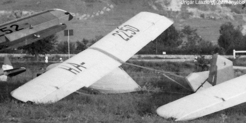 Kép a HA-2250 lajstromú gépről.