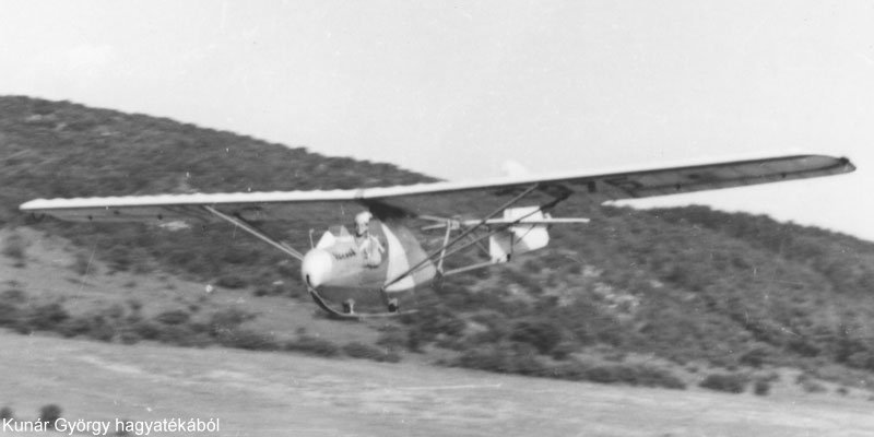 Kép a HA-2375 lajstromú gépről.