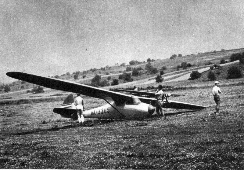 Kép a HA-3305 lajstromú gépről.