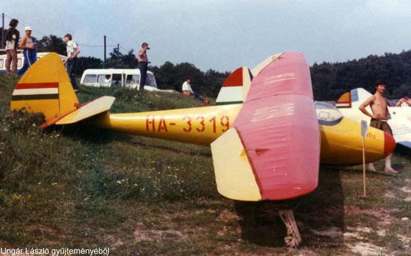 Kép a HA-3319 lajstromú gépről.