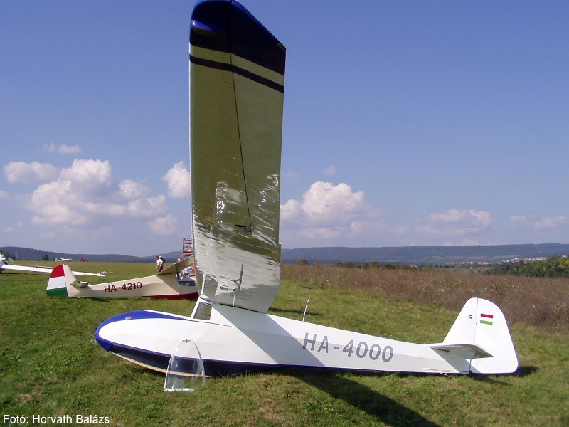 Kép a HA-4000 lajstromú gépről.